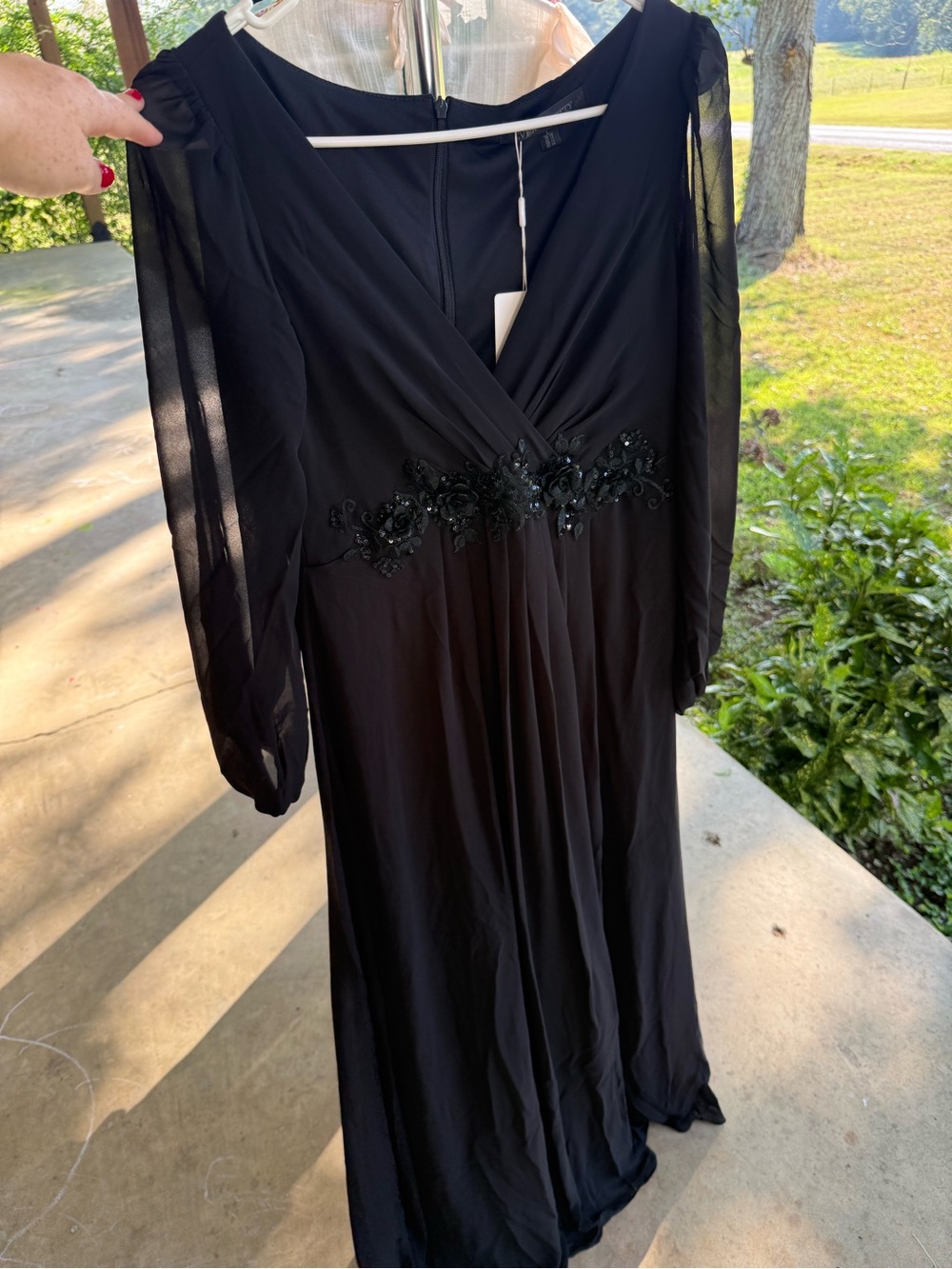 Ever Pretty Black V-Neck Maxi Dress with Beaded Waist